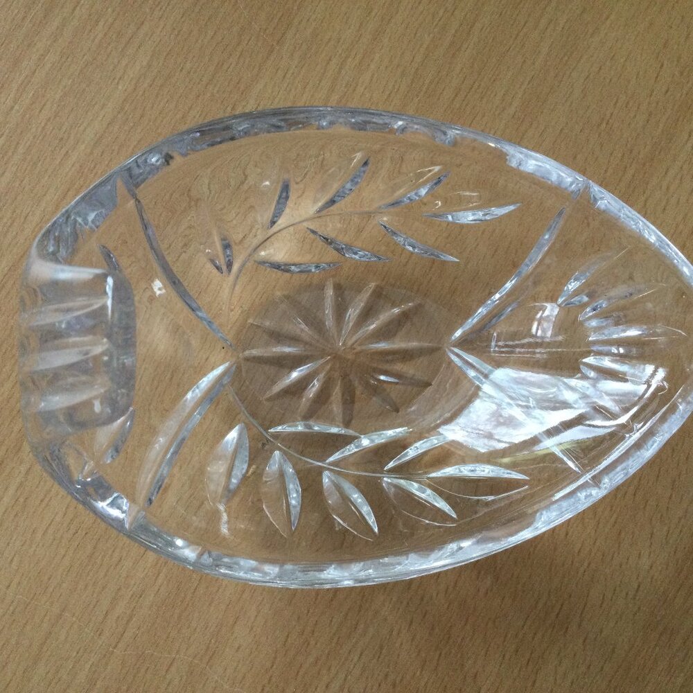 Small vintage glass nut candy bowl 5" long